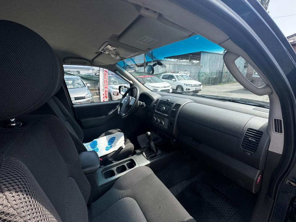 Nissan Navara Pickup King Cab XE 4X4 пробіг: 181000 рік: Mai 2007 Diesel потужність:190 PS коробка: Manuell ціна: 5000 - Фото 8