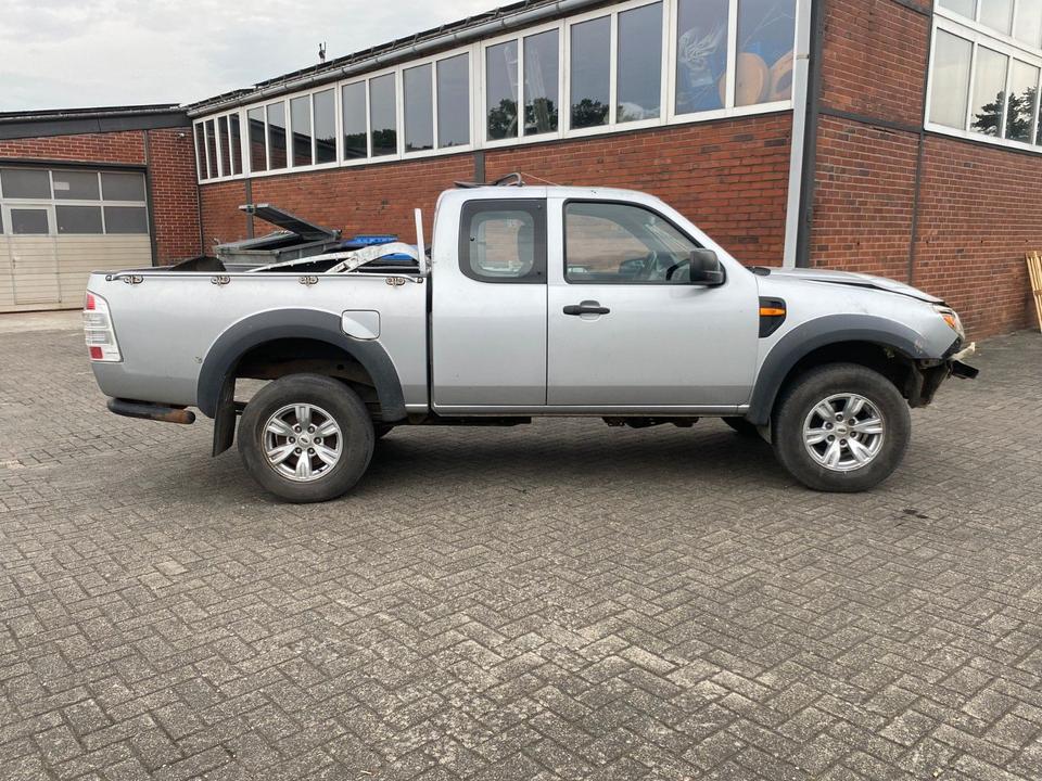 Ford Ranger Extrakabine 4X4 пробіг: 213000 рік: Mai 2011 Diesel потужність:143 PS коробка: Manuell ціна: 3600 - Фото 0