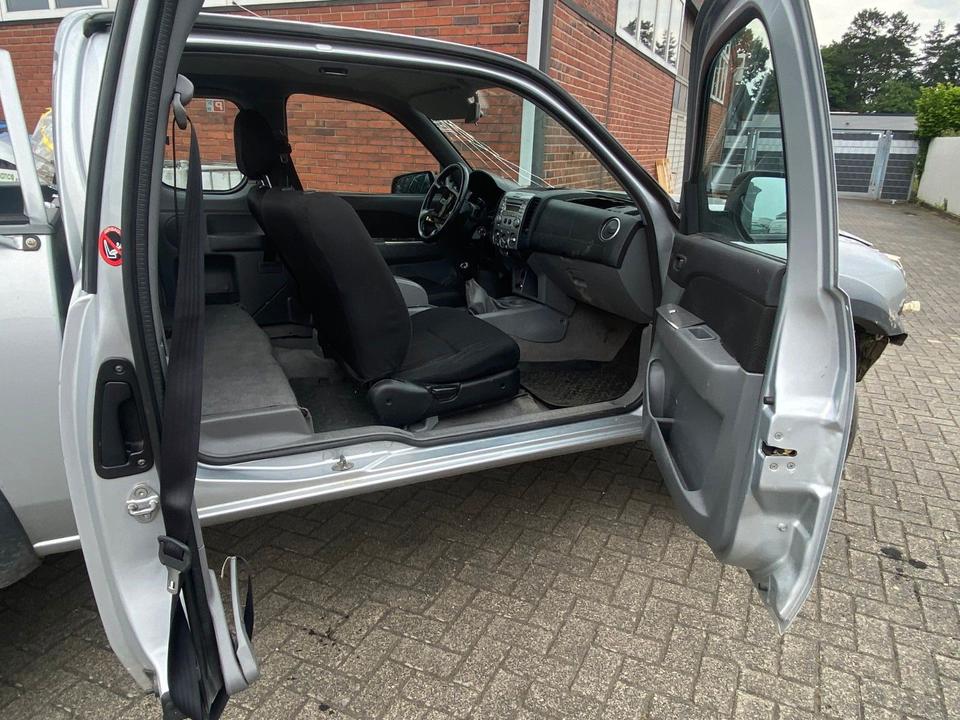 Ford Ranger Extrakabine 4X4 пробіг: 213000 рік: Mai 2011 Diesel потужність:143 PS коробка: Manuell ціна: 3600 - Фото 15