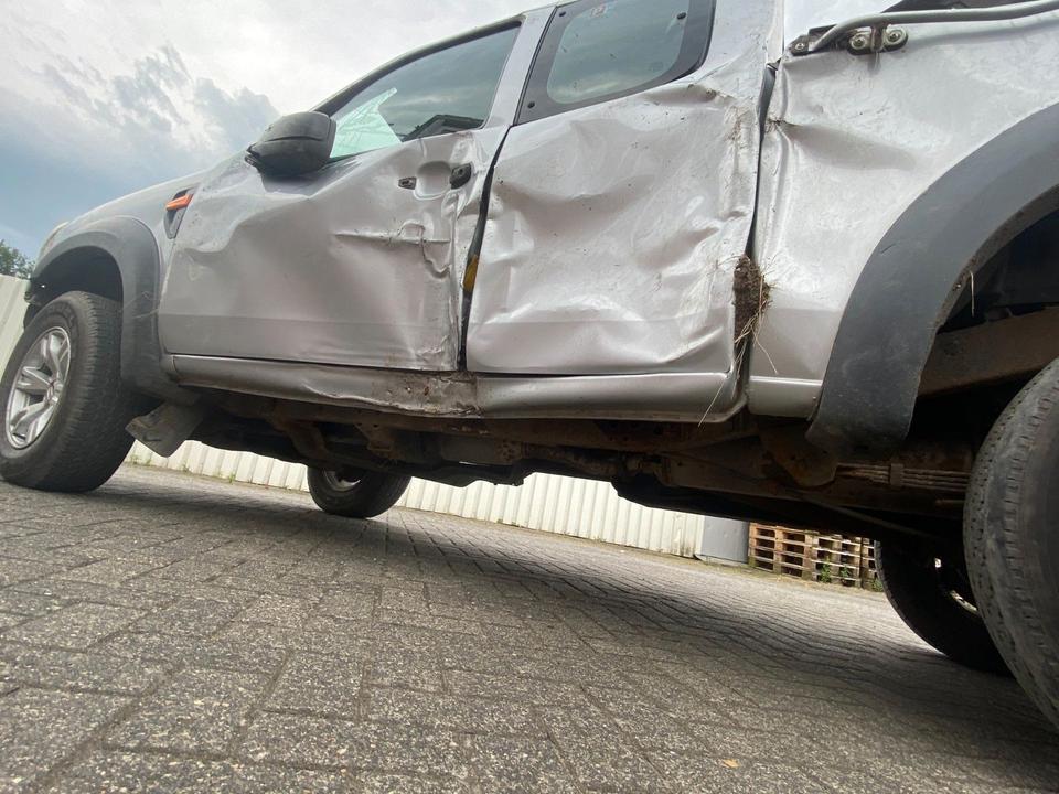 Ford Ranger Extrakabine 4X4 пробіг: 213000 рік: Mai 2011 Diesel потужність:143 PS коробка: Manuell ціна: 3600 - Фото 19