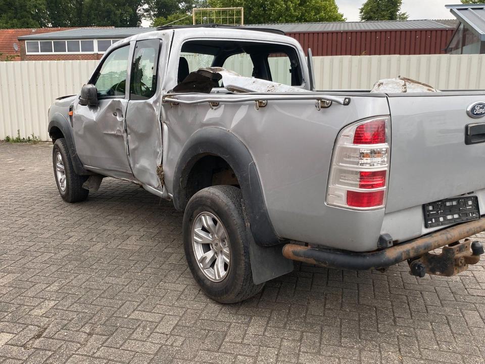 Ford Ranger Extrakabine 4X4 пробіг: 213000 рік: Mai 2011 Diesel потужність:143 PS коробка: Manuell ціна: 3600 - Фото 2