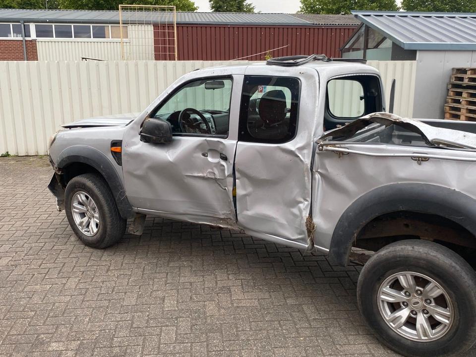 Ford Ranger Extrakabine 4X4 пробіг: 213000 рік: Mai 2011 Diesel потужність:143 PS коробка: Manuell ціна: 3600 - Фото 3