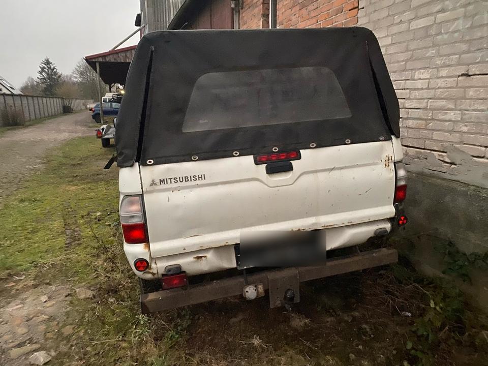 Mitsubishi l 200 Diesel пробіг: 250000 рік: Mai 2005 потужність:115 PS коробка: Manuell ціна: 1750 - Фото 1