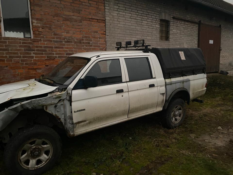 Mitsubishi l 200 Diesel пробіг: 250000 рік: Mai 2005 потужність:115 PS коробка: Manuell ціна: 1750 - Фото 3