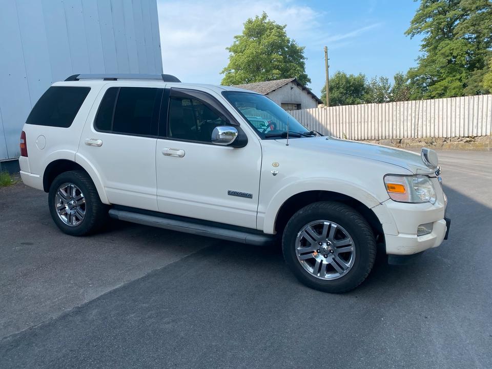 Ford Explorer 4,6  пробіг: 253186 рік: Mai 2009 Benzin потужність:292 PS коробка: Automatik ціна: 5250 - Фото 0