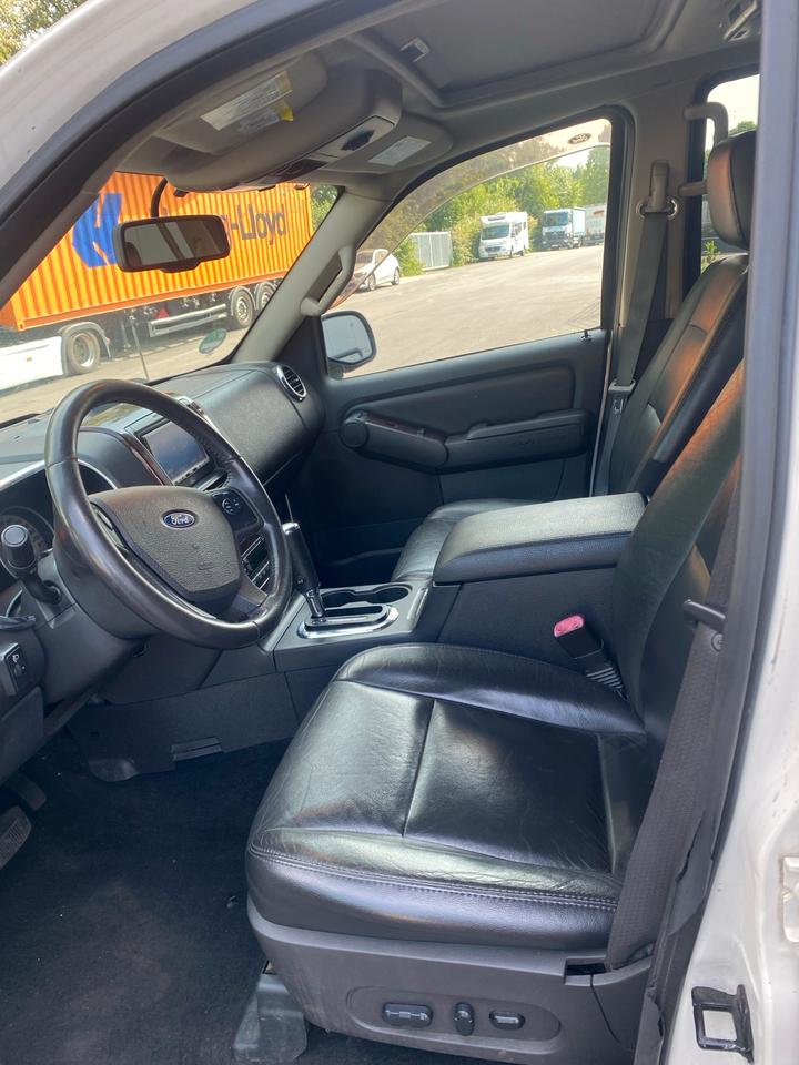 Ford Explorer 4,6  пробіг: 253186 рік: Mai 2009 Benzin потужність:292 PS коробка: Automatik ціна: 5250 - Фото 7