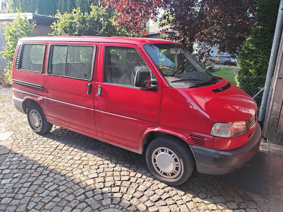 VW T4 Multivan пробіг: 335000 рік: Januar 2000 Diesel потужність:78 PS коробка: Manuell ціна: 3500 - Фото 0