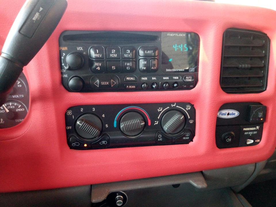 Pick Up Chevrolet Siverado K2500 4x4 пробіг: 245285 рік: Juli 2000 Autogas (LPG) потужність:350 PS коробка: Automatik ціна: 5500 - Фото 10