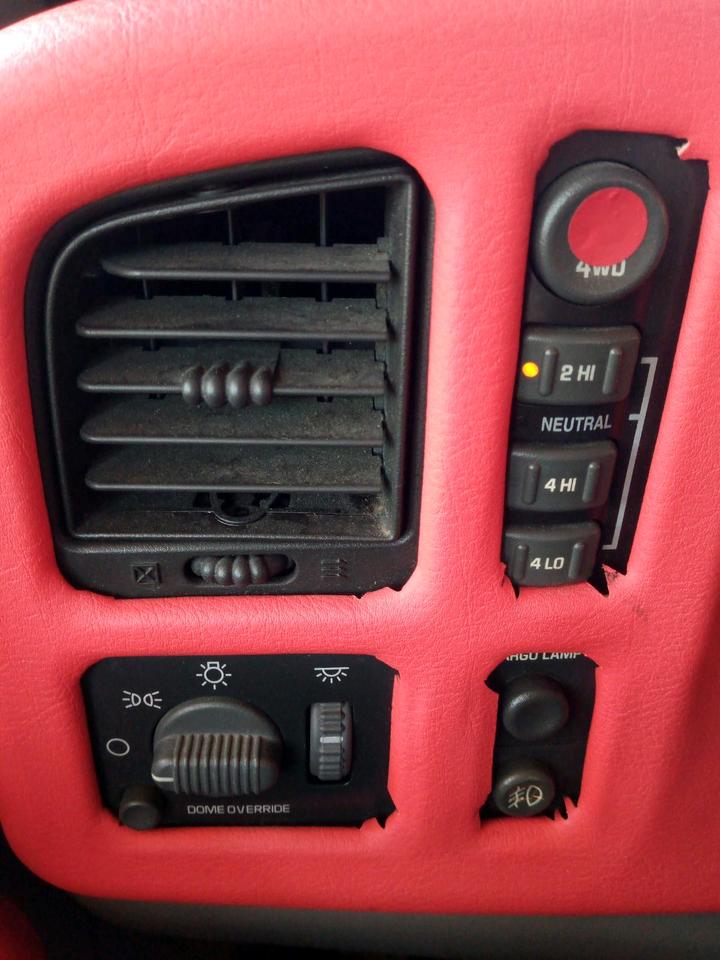 Pick Up Chevrolet Siverado K2500 4x4 пробіг: 245285 рік: Juli 2000 Autogas (LPG) потужність:350 PS коробка: Automatik ціна: 5500 - Фото 11