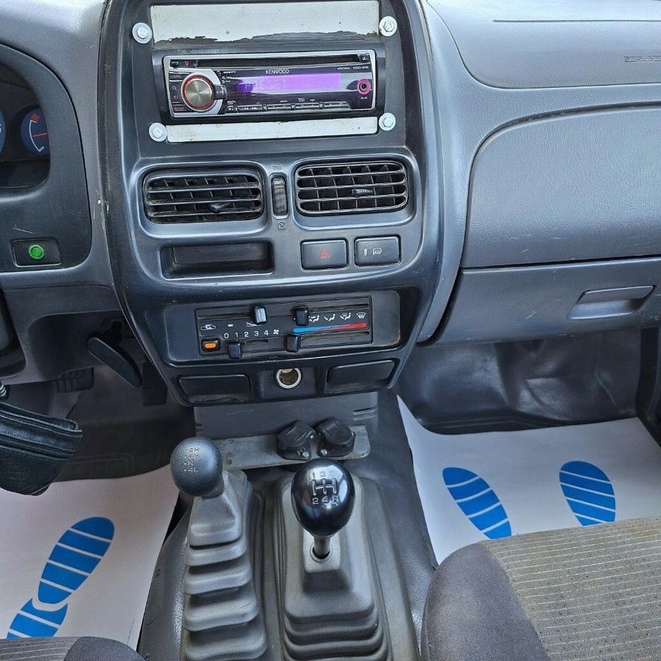 Nissan Navara DCI 4X4 пробіг: 148000 рік: November 2008 Diesel потужність:133 PS коробка: Manuell ціна: 4700 - Фото 15