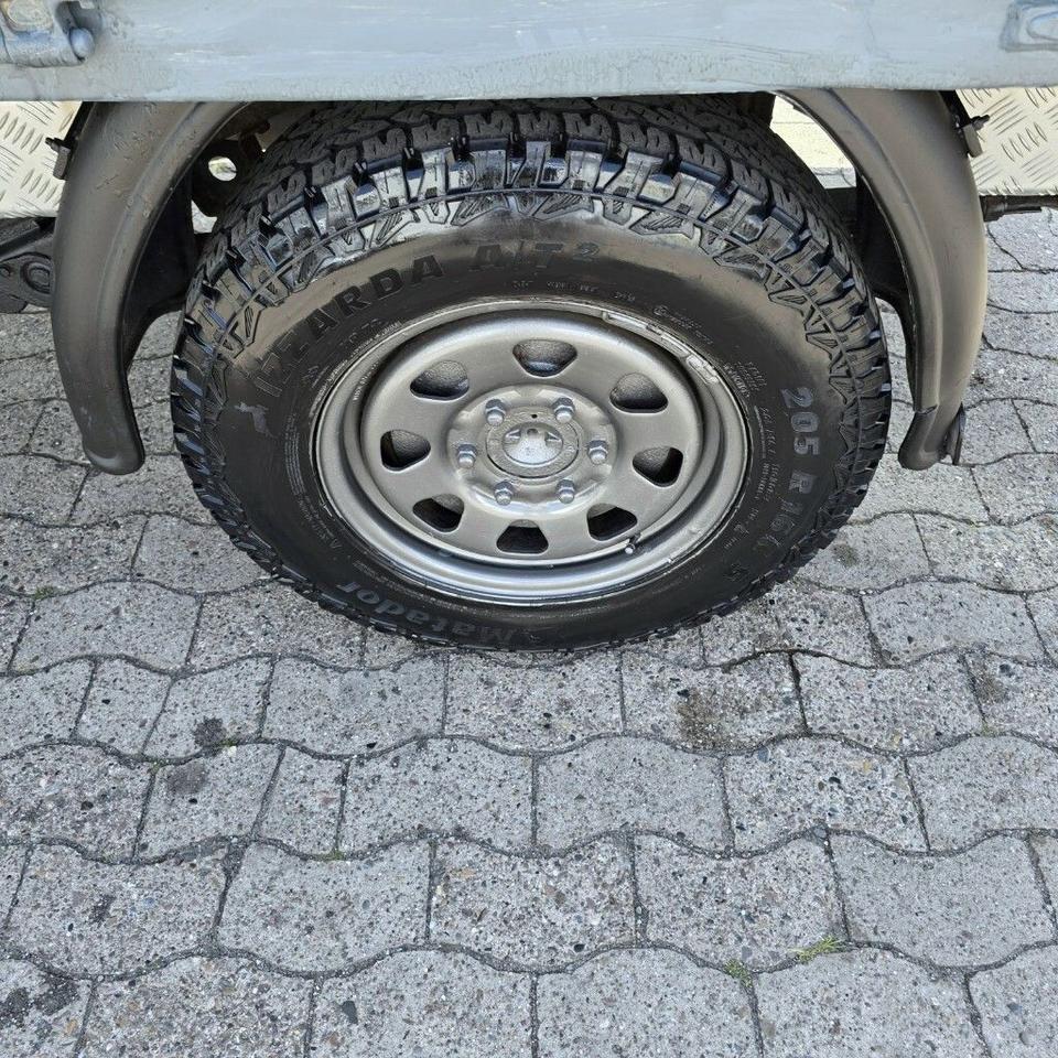 Nissan Navara DCI 4X4 пробіг: 148000 рік: November 2008 Diesel потужність:133 PS коробка: Manuell ціна: 4700 - Фото 19