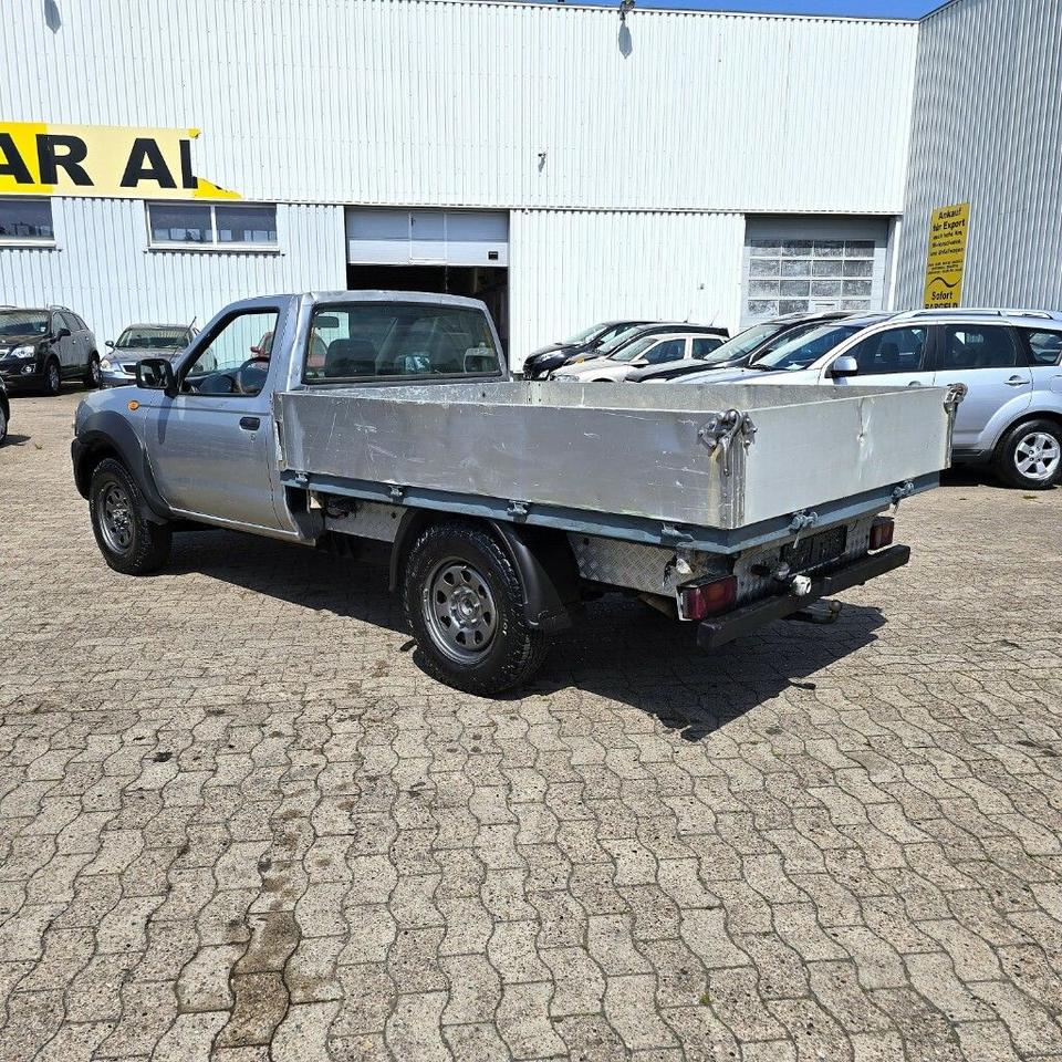 Nissan Navara DCI 4X4 пробіг: 148000 рік: November 2008 Diesel потужність:133 PS коробка: Manuell ціна: 4700 - Фото 7