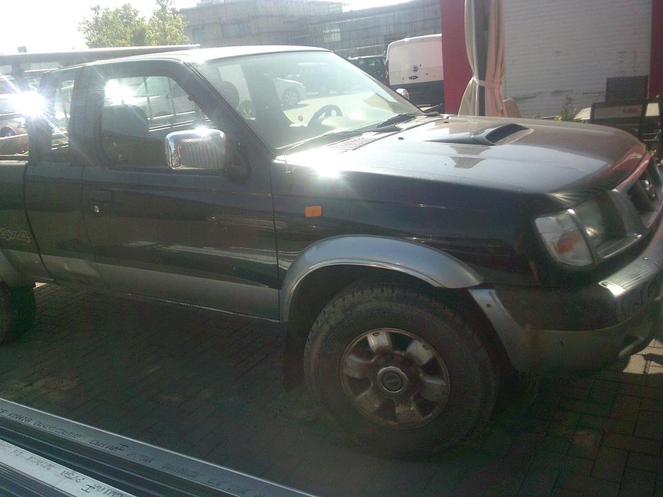 Nissan Navara 4x4 пробіг: 168500 рік: November 2000 Diesel потужність:103 PS коробка: Manuell ціна: 3690 - Фото 1