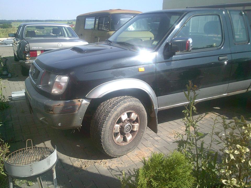 Nissan Navara 4x4 пробіг: 168500 рік: November 2000 Diesel потужність:103 PS коробка: Manuell ціна: 3690 - Фото 2