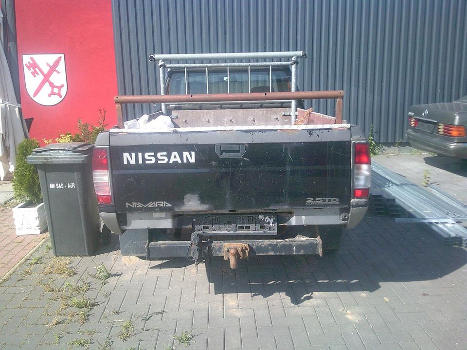 Nissan Navara 4x4 пробіг: 168500 рік: November 2000 Diesel потужність:103 PS коробка: Manuell ціна: 3690 - Фото 4