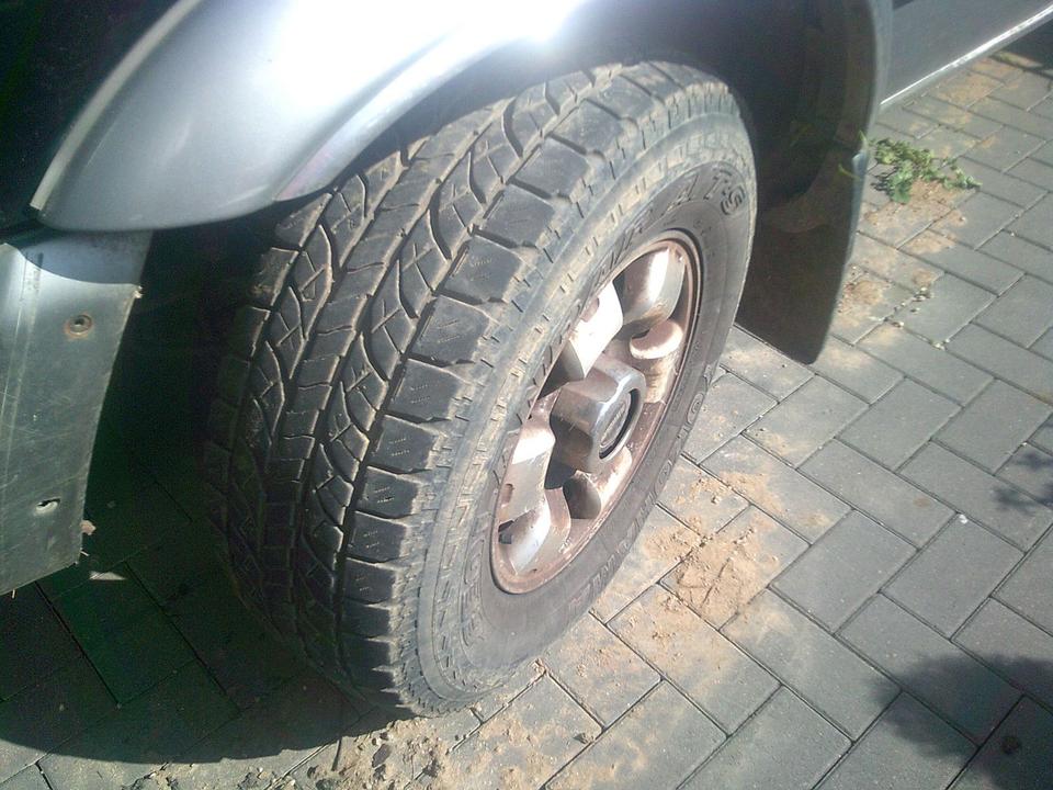 Nissan Navara 4x4 пробіг: 168500 рік: November 2000 Diesel потужність:103 PS коробка: Manuell ціна: 3690 - Фото 6