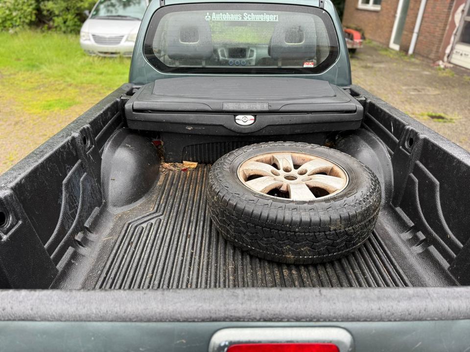 Mitsubishi L200 2.5 DI-S PickUp Klima AHK 4WD TÜV 12.2025 L-Reihe пробіг: 292368 рік: Juni 2008 Diesel потужність:167 PS коробка: Manuell ціна: 3500 - Фото 4