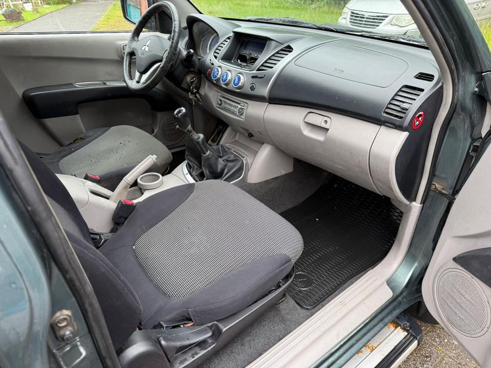 Mitsubishi L200 2.5 DI-S PickUp Klima AHK 4WD TÜV 12.2025 L-Reihe пробіг: 292368 рік: Juni 2008 Diesel потужність:167 PS коробка: Manuell ціна: 3500 - Фото 5