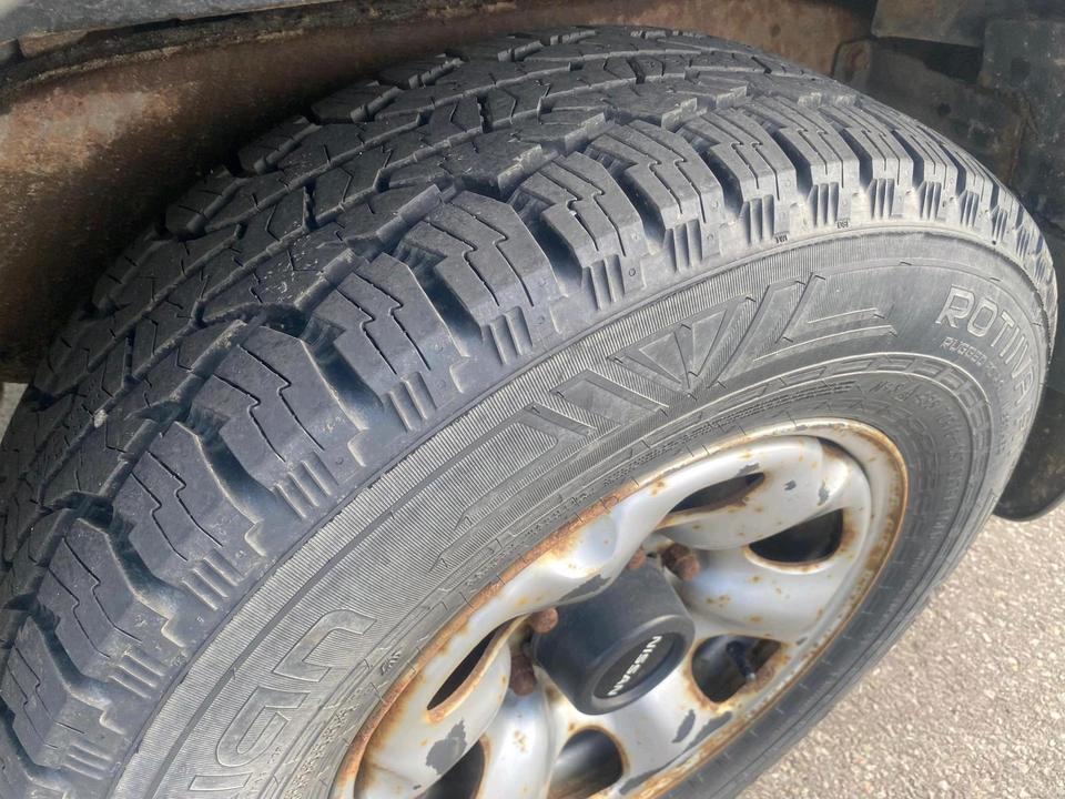 Nissan Terrano 2.7 Td 4x4 Allrad рік: November 2004 Diesel коробка: Manuell потужність:125 PS ціна: 1800 - Фото 7