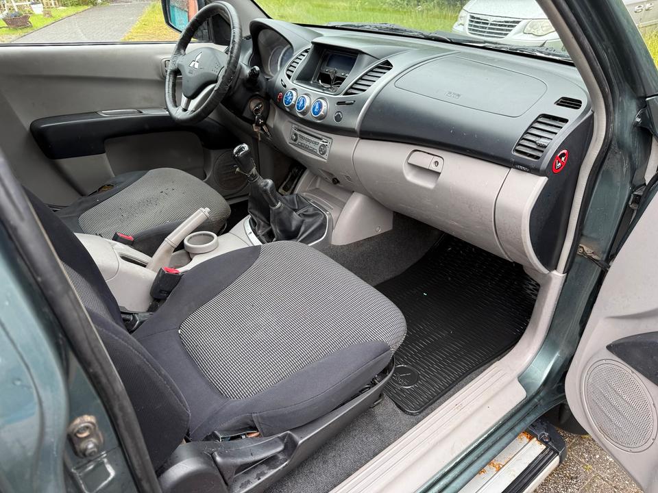 Mitsubishi L200 2.5 DI-D PickUp 4WD пробіг: 292364 рік: August 2008 Diesel потужність:167 PS коробка: Manuell ціна: 3000 - Фото 10