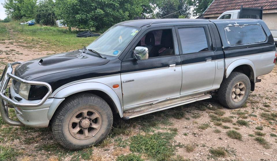 Надійний джип Mitsubishi L200 пробіг: 380800 рік: Februar 2004 Diesel потужність:116 PS коробка: Manuell ціна: 2500 - Фото 0