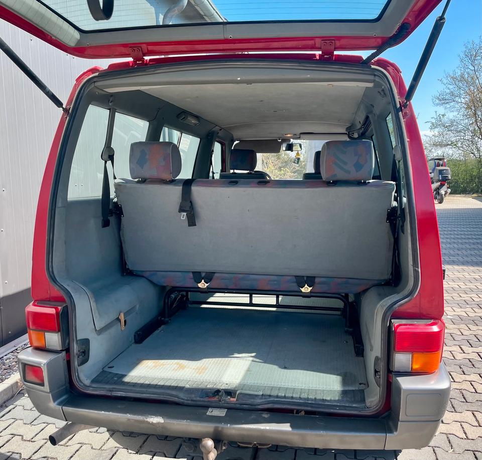 VW T4 Multivan пробіг: 299215 рік: Juli 1994 Diesel потужність:69 PS коробка: Manuell ціна: 2800 - Фото 3