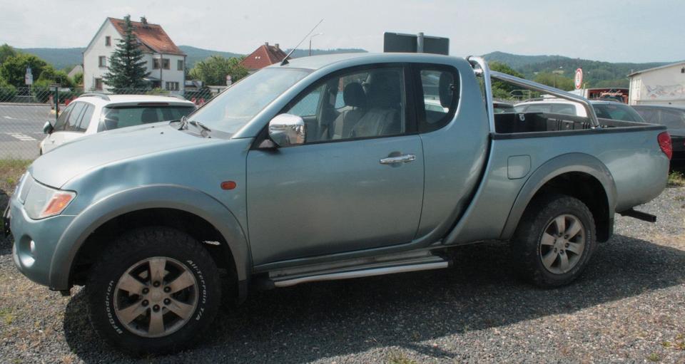 Mitsubishi L200 Intense Club Cab 4WD пробіг: 261200 рік: Juli 2007 Diesel потужність:136 PS коробка: Manuell ціна: 5395 - Фото 2