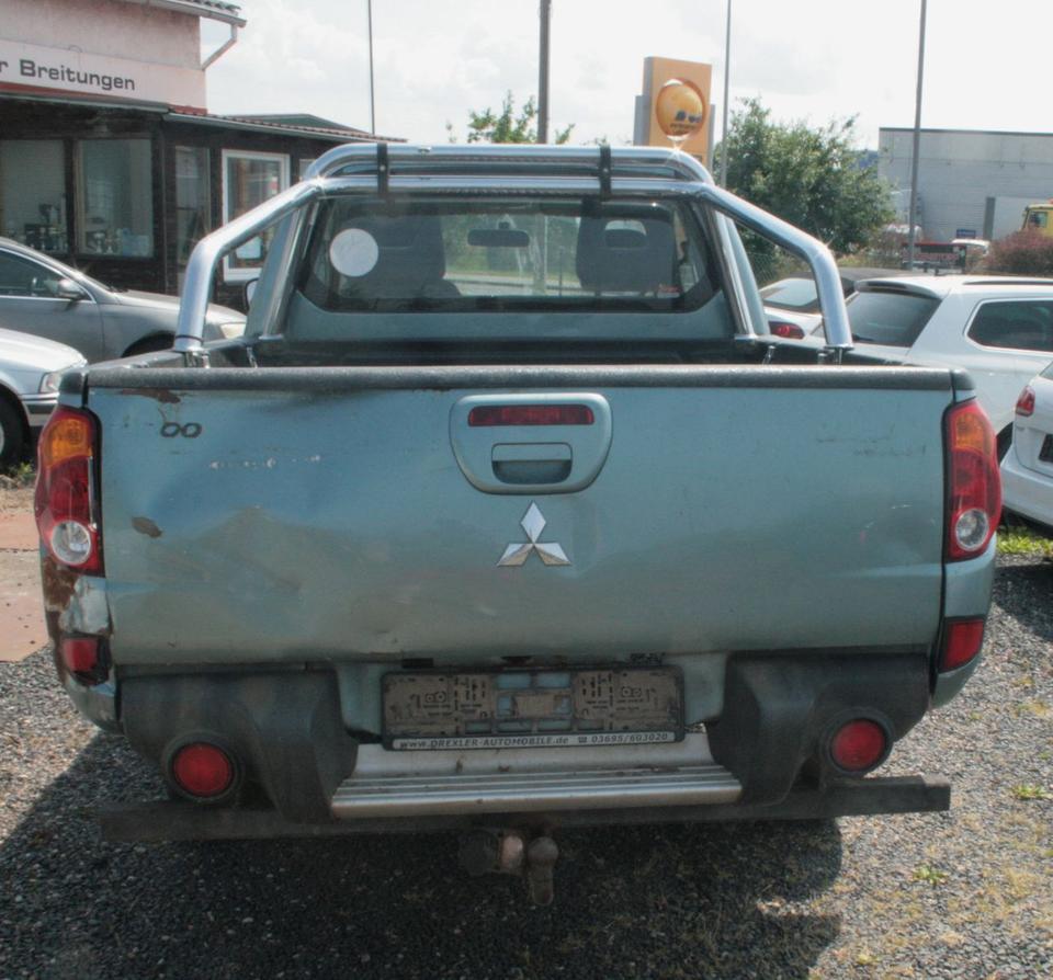 Mitsubishi L200 Intense Club Cab 4WD пробіг: 261200 рік: Juli 2007 Diesel потужність:136 PS коробка: Manuell ціна: 5395 - Фото 3