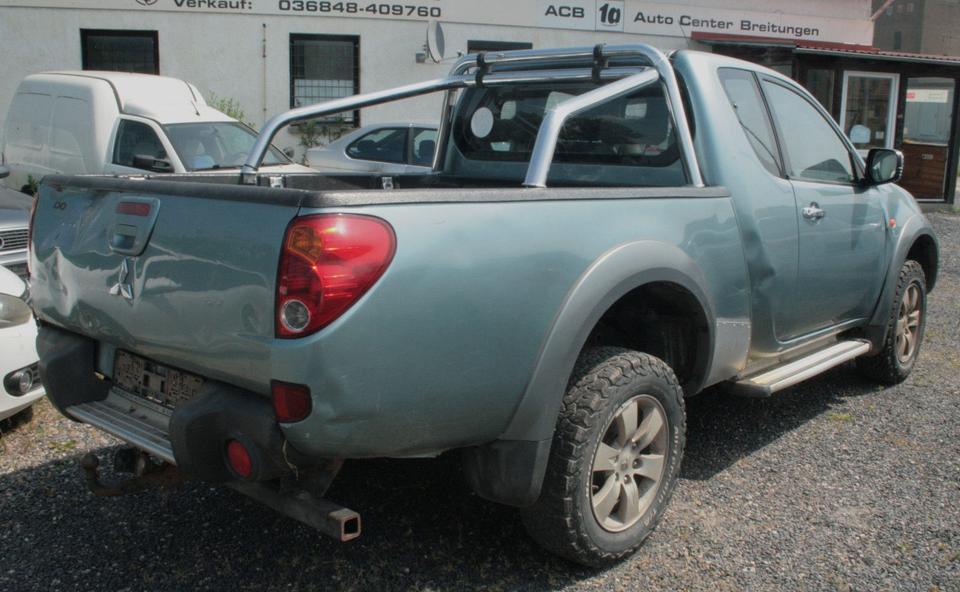 Mitsubishi L200 Intense Club Cab 4WD пробіг: 261200 рік: Juli 2007 Diesel потужність:136 PS коробка: Manuell ціна: 5395 - Фото 4