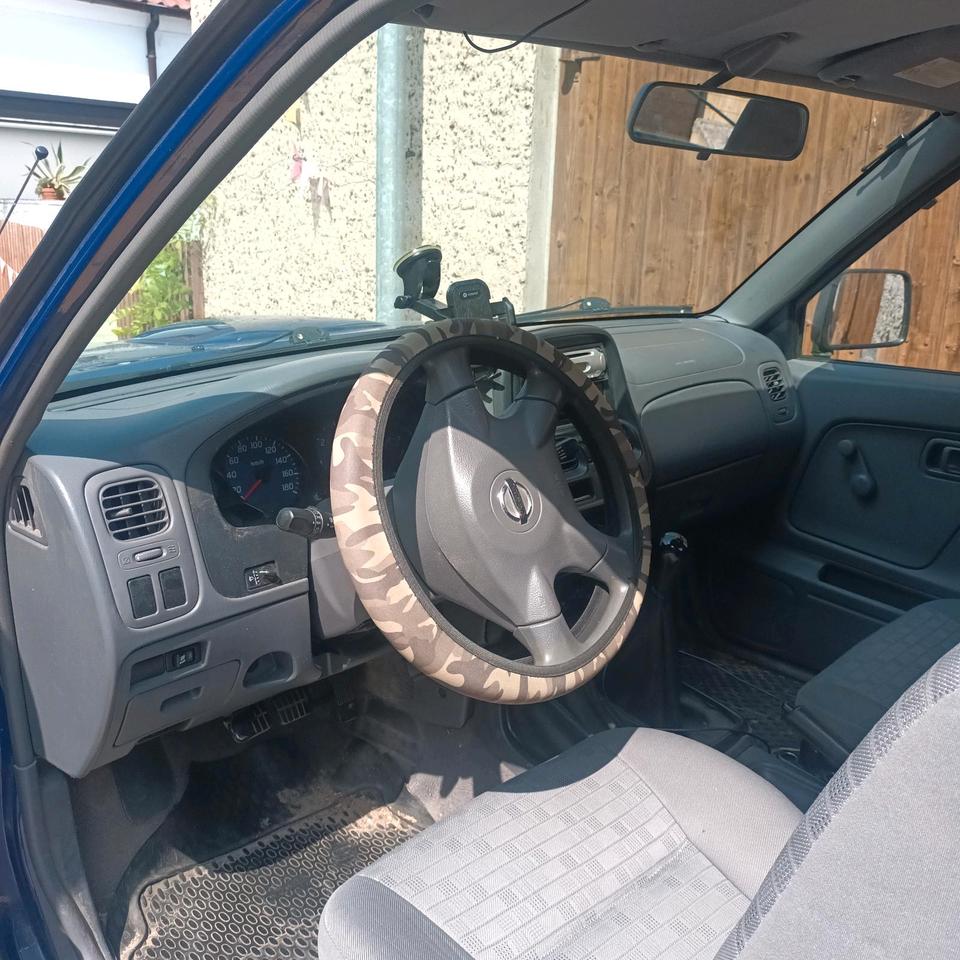 Nissan Pickup D22 пробіг: 176100 рік: August 2003 Diesel потужність:130 PS коробка: Manuell ціна: 5750 - Фото 4