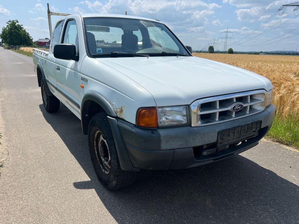 Ford Ranger 2.5 TD Pickup 4X4 Allrad пробіг: 230000 рік: Dezember 2001 Diesel потужність:109 PS коробка: Manuell ціна: 2950 - Фото 1