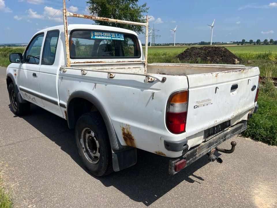 Ford Ranger 2.5 TD Pickup 4X4 Allrad пробіг: 230000 рік: Dezember 2001 Diesel потужність:109 PS коробка: Manuell ціна: 2950 - Фото 2