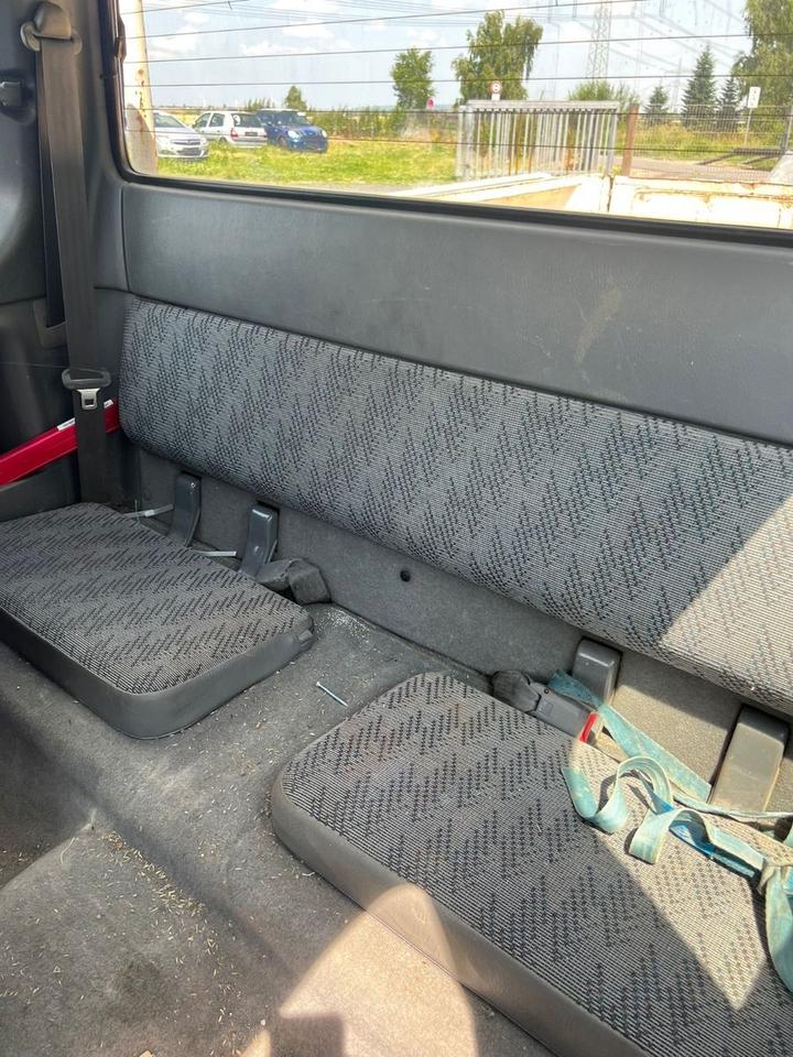 Ford Ranger 2.5 TD Pickup 4X4 Allrad пробіг: 230000 рік: Dezember 2001 Diesel потужність:109 PS коробка: Manuell ціна: 2950 - Фото 7