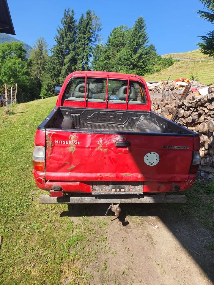 Mitsubishi L200 пробіг: 87000 рік: Januar 2004 Diesel потужність:116 PS коробка: Manuell ціна: 3900 - Фото 3