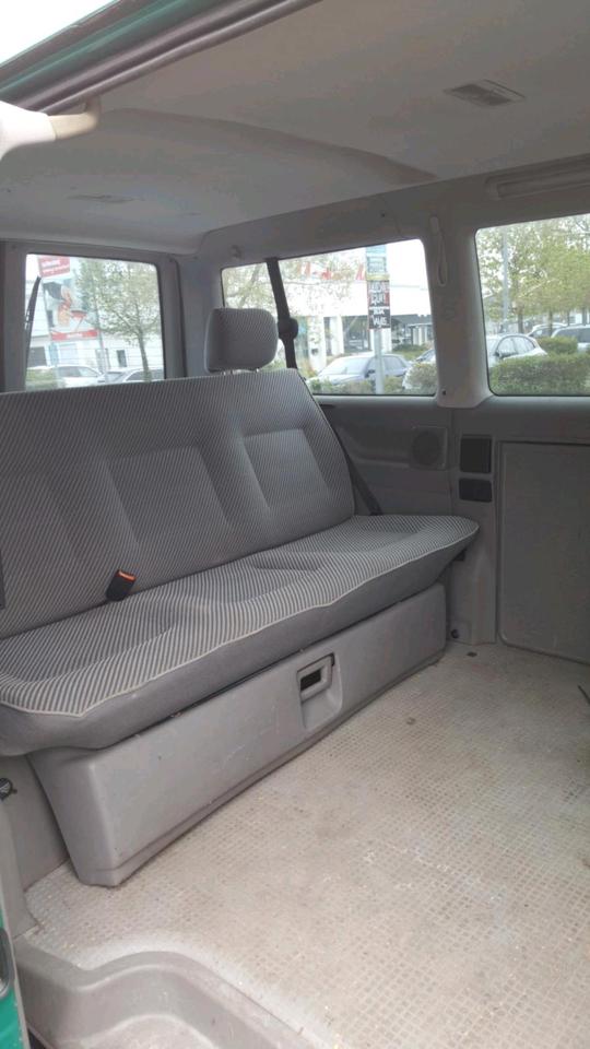 VW T4 Multivan 2,5 TDI пробіг: 489452 рік: März 1998 Diesel потужність:121 PS коробка: Manuell ціна: 3800 - Фото 10