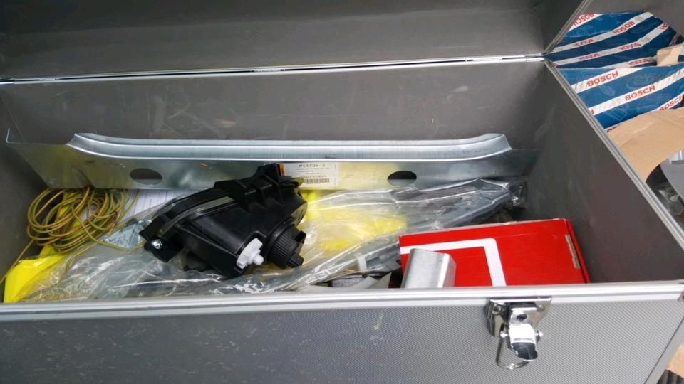 VW T4 Multivan 2,5 TDI пробіг: 489452 рік: März 1998 Diesel потужність:121 PS коробка: Manuell ціна: 3800 - Фото 9