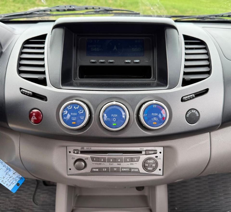 Mitsubishi L200 Pick-Up Double Cab 2.5 D-ID 4WD Intense пробіг: 301000 рік: August 2006 Diesel потужність:136 PS SUV/Geländewagen ціна: 5950 - Фото 12