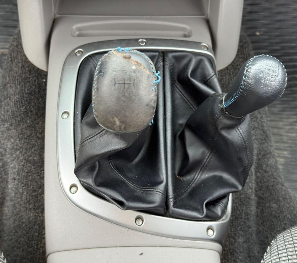 Mitsubishi L200 Pick-Up Double Cab 2.5 D-ID 4WD Intense пробіг: 301000 рік: August 2006 Diesel потужність:136 PS SUV/Geländewagen ціна: 5950 - Фото 13