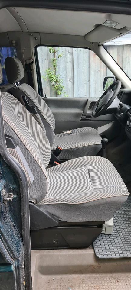 VW T4 Multivan пробіг: 365000 рік: März 1996 Diesel потужність:102 PS ціна: 2500 - Фото 13