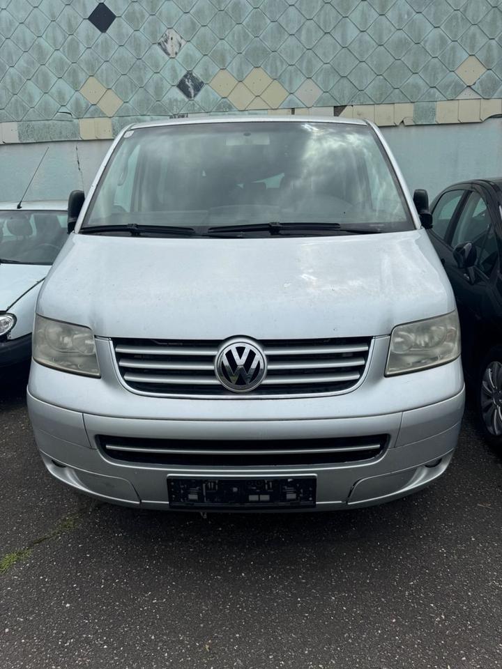 купити бус Volkswagen T5 Transporter Bus Multivan пробіг: 233000 рік: April 2005 Diesel ціна: 2799 коробка: Manuell коробка: Manuell потужність:131 PS - Фото 0
