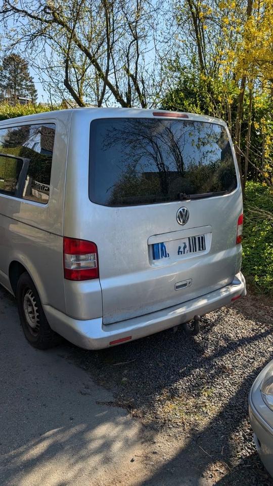 купити бус Volkswagen T5 Transporter Bus Multivan пробіг: 233000 рік: April 2005 Diesel ціна: 2799 коробка: Manuell коробка: Manuell потужність:131 PS - Фото 5