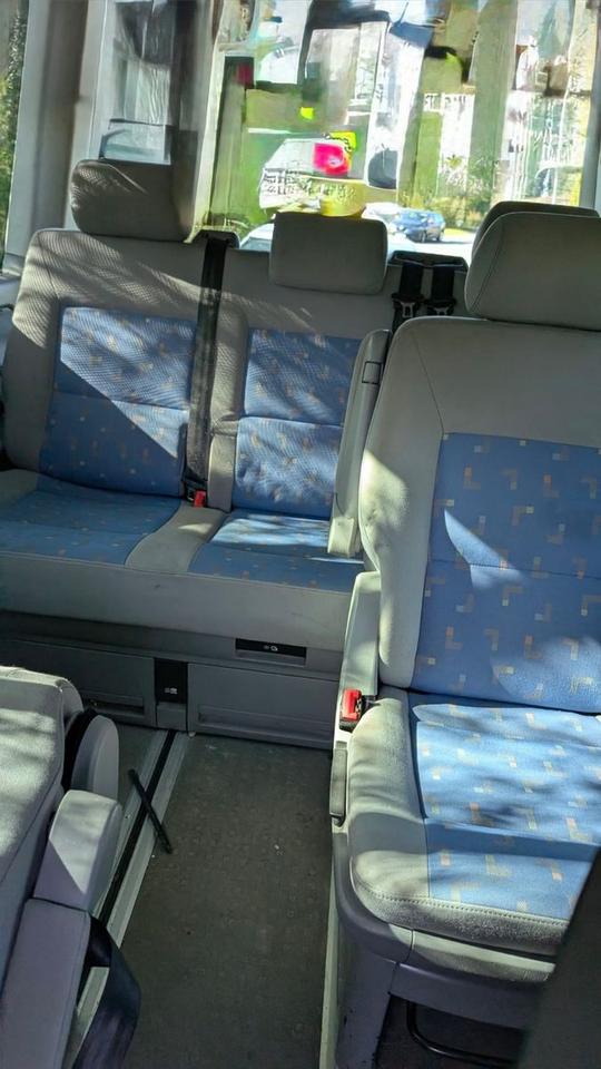 купити бус Volkswagen T5 Transporter Bus Multivan пробіг: 233000 рік: April 2005 Diesel ціна: 2799 коробка: Manuell коробка: Manuell потужність:131 PS - Фото 6