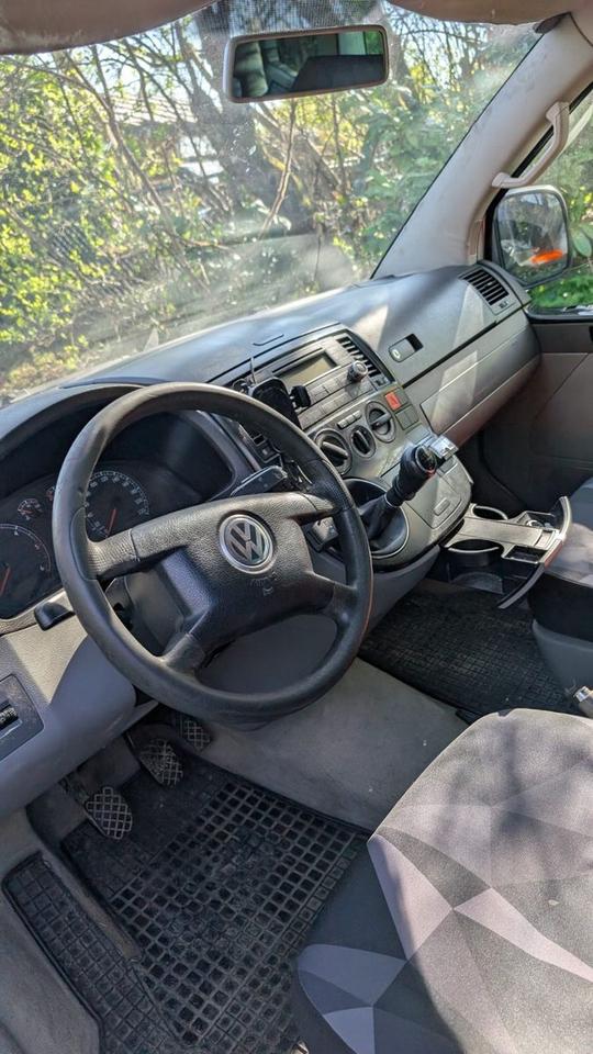 купити бус Volkswagen T5 Transporter Bus Multivan пробіг: 233000 рік: April 2005 Diesel ціна: 2799 коробка: Manuell коробка: Manuell потужність:131 PS - Фото 7