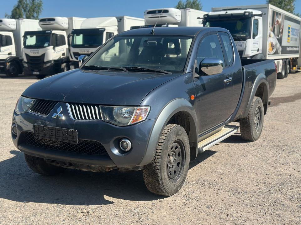 Mitsubishi L200 Intense Club Cab 4WD 123Kw Klima пробіг: 170000 рік: März 2008 Diesel потужність:167 PS коробка: Manuell ціна: 5900 - Фото 0