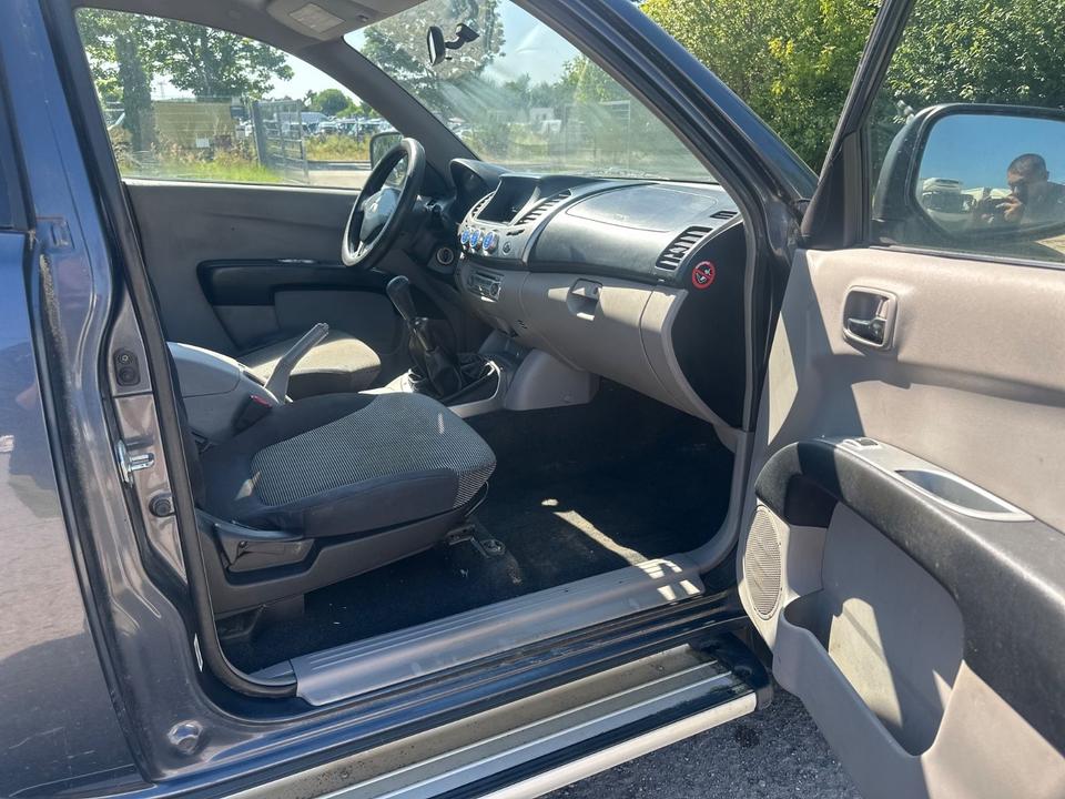 Mitsubishi L200 Intense Club Cab 4WD 123Kw Klima пробіг: 170000 рік: März 2008 Diesel потужність:167 PS коробка: Manuell ціна: 5900 - Фото 10