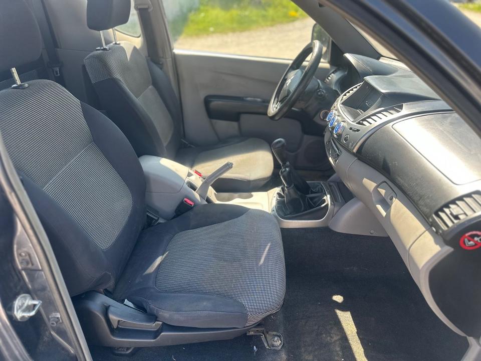 Mitsubishi L200 Intense Club Cab 4WD 123Kw Klima пробіг: 170000 рік: März 2008 Diesel потужність:167 PS коробка: Manuell ціна: 5900 - Фото 11