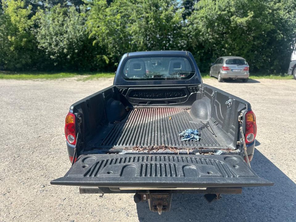 Mitsubishi L200 Intense Club Cab 4WD 123Kw Klima пробіг: 170000 рік: März 2008 Diesel потужність:167 PS коробка: Manuell ціна: 5900 - Фото 14