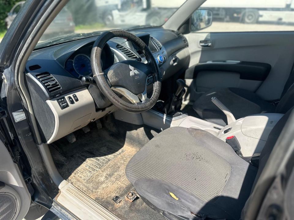 Mitsubishi L200 Intense Club Cab 4WD 123Kw Klima пробіг: 170000 рік: März 2008 Diesel потужність:167 PS коробка: Manuell ціна: 5900 - Фото 9