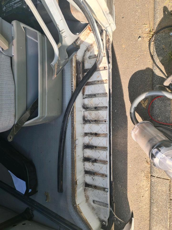 VW T4 multivan 1992  пробіг: 355000 Volkswagen рік: März 1992 Diesel потужність:78 PS коробка: Manuell ціна: 3999 - Фото 13