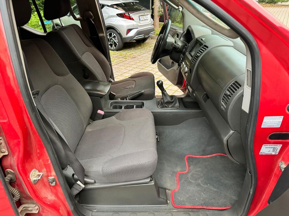 Nissan Navara 2.5 dCi 4x4 пробіг: 298000 рік: Juli 2008 Diesel потужність:171 PS коробка: Manuell ціна: 5900 - Фото 13